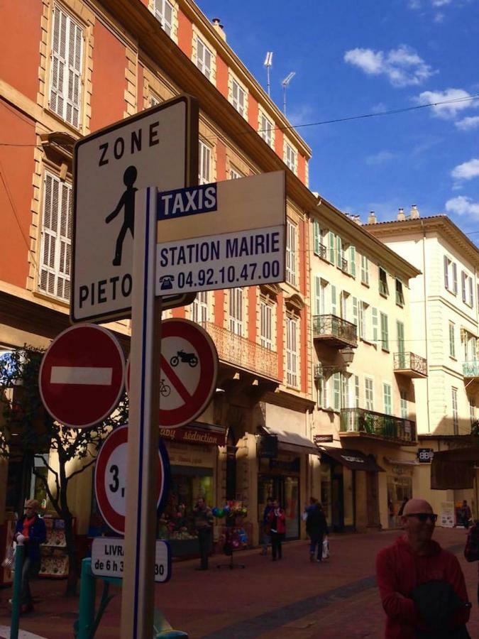 Welcome In The Cozy Blue Nest Pedestrian Menton Luaran gambar